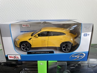 3x Model auto, Lamborghini & Maserati